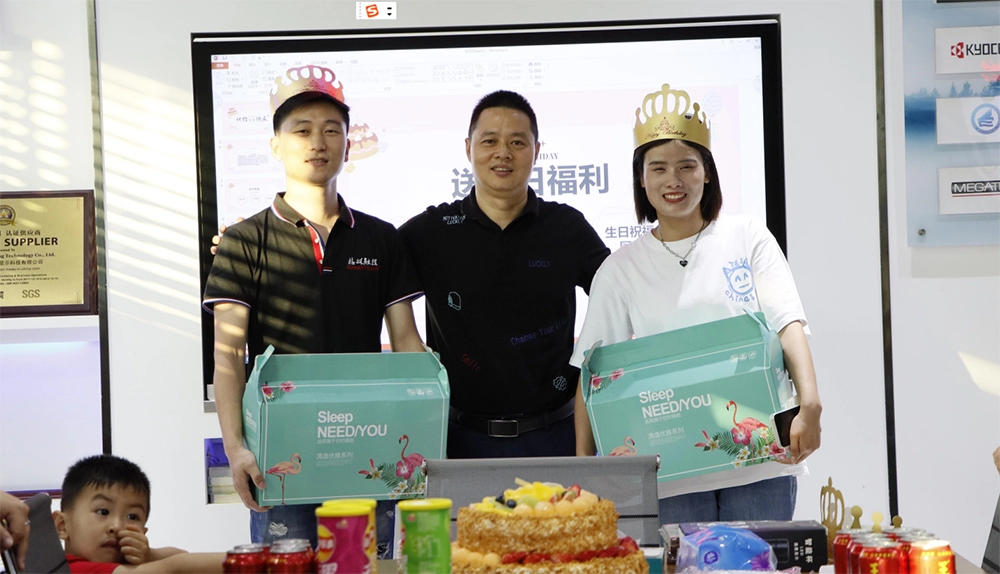 Geburtstagsfeier der Mitarbeiter im April 2022