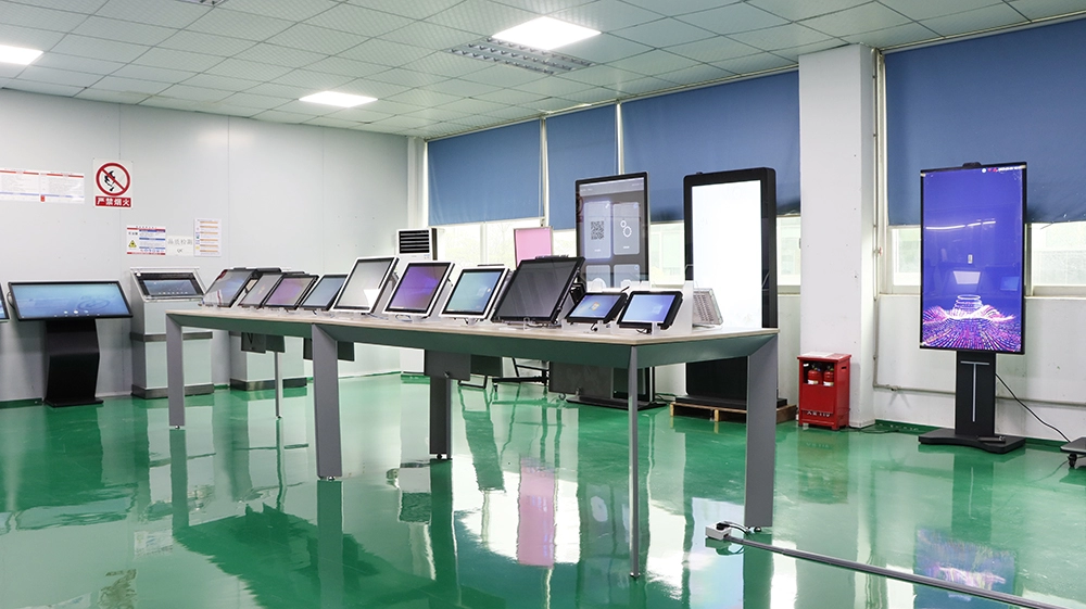 Willkommen in der neuen Ausstellungshalle von GreenTouch.