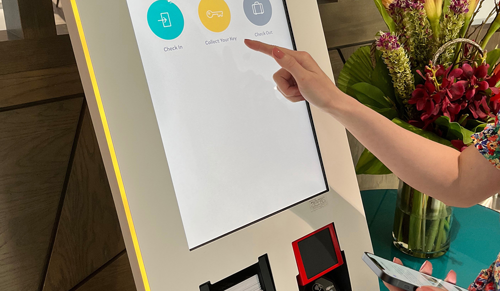 P3 f&uuml;hrt einen Check-in-/Zimmerschl&uuml;ssel-Abholkiosk ein
